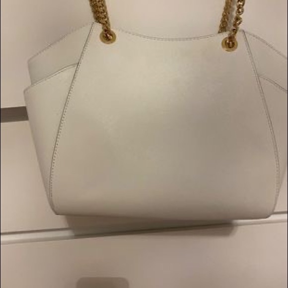 Micheal Kors White purse - Picture 2 of 3